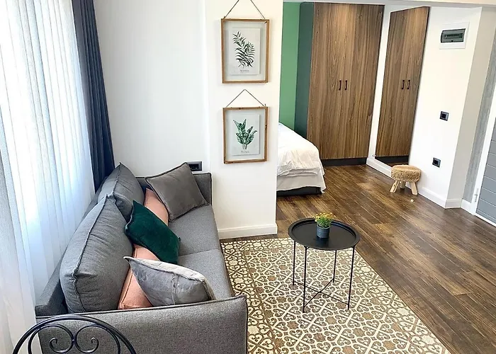 Center Of “savannah” Apartment. *