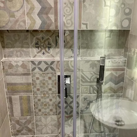 Center Of “savannah” Apartment. *