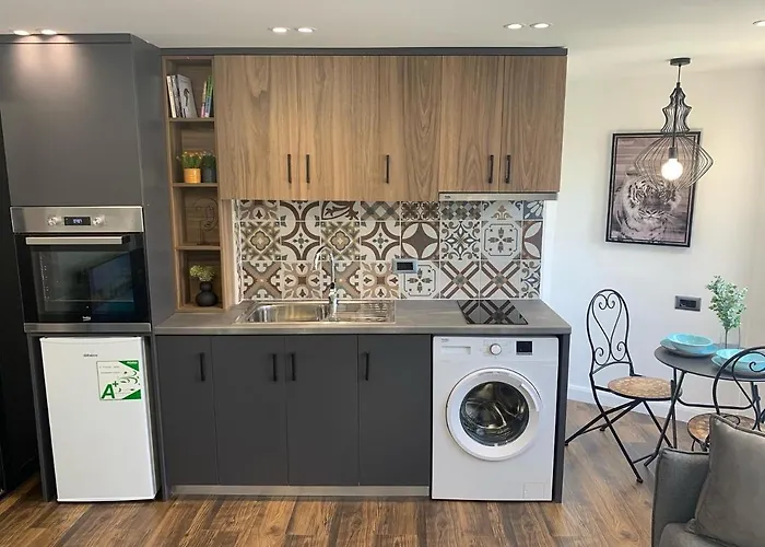 Center Of “savannah” Apartment. Daire Tiran